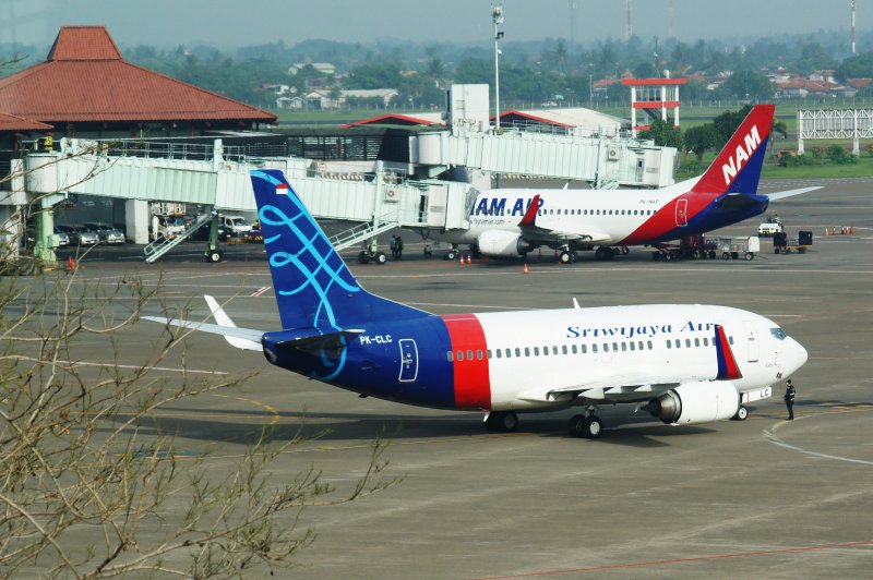 Боинг 737 ЮТЭЙР