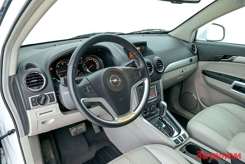 Opel Antara 2010 салон