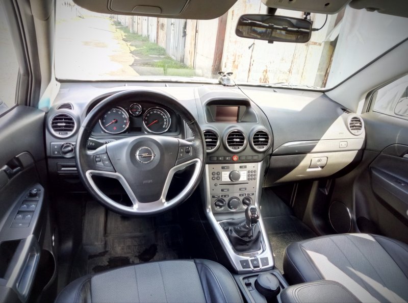 Opel Antara 2.4 салон