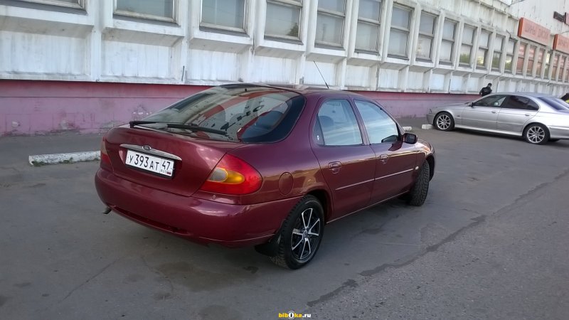 Форд Мондео 1998 года седан