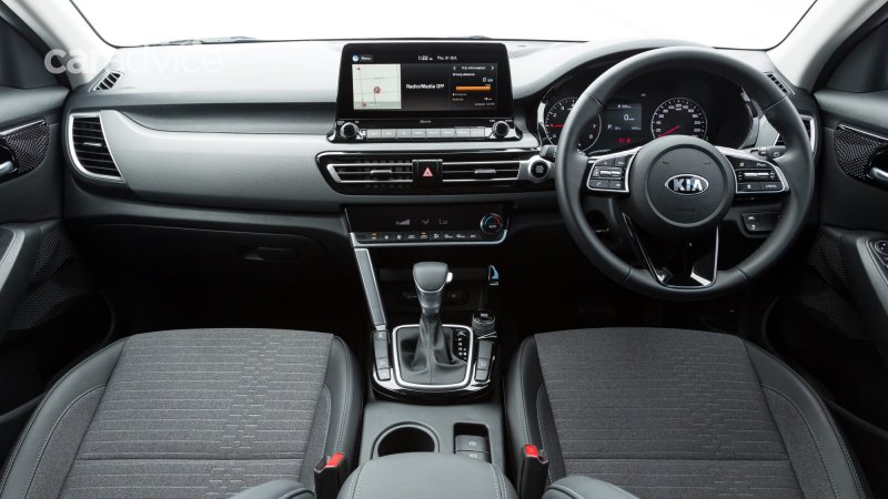 Kia Селтос 2020 белая