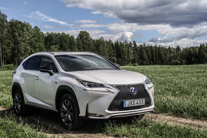 Лексус NX 300 2019