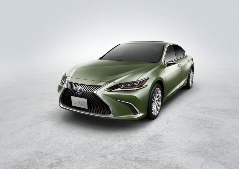 Lexus es300h 2020