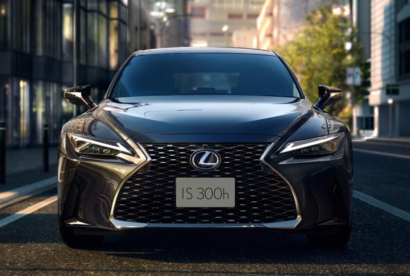 Лексус is 300 f Sport