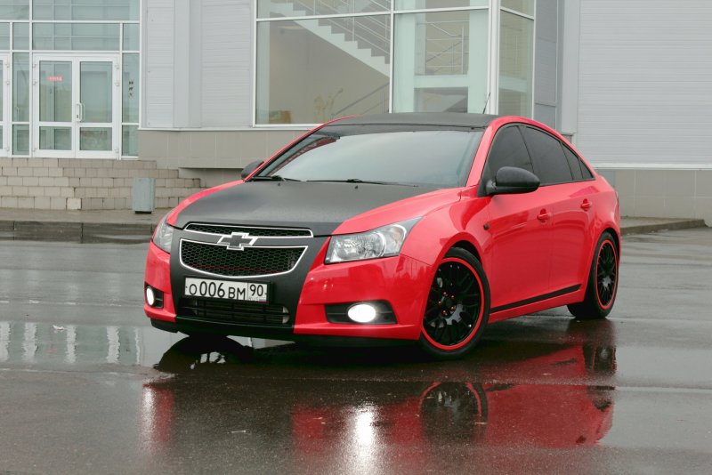 Chevrolet Cruze 2010 красный