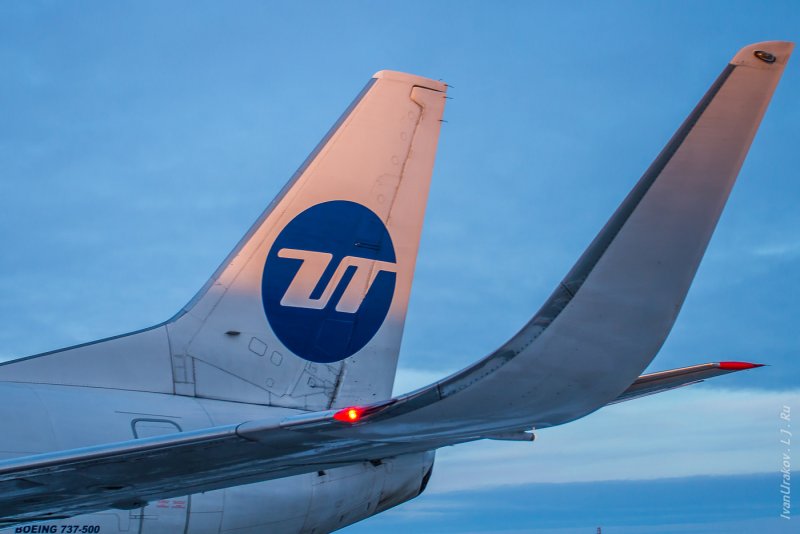 Боинг 737 800 ЮТЭЙР Виктор Муравленко