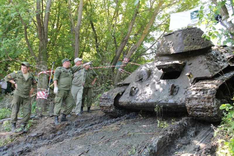 Танк т-34 из реки