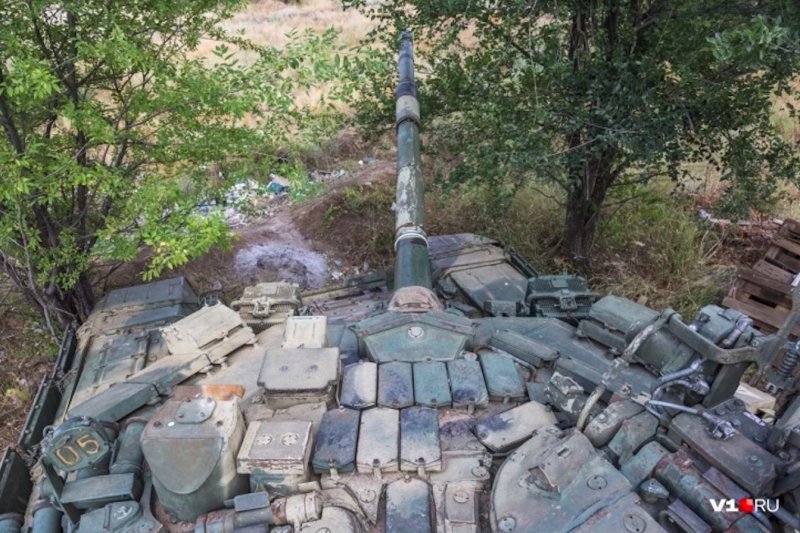 Танк т 90 на полигоне брошенный