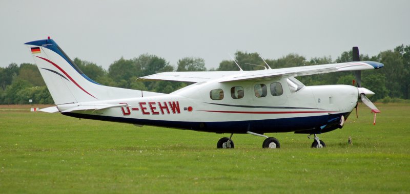Самолет Cessna 210