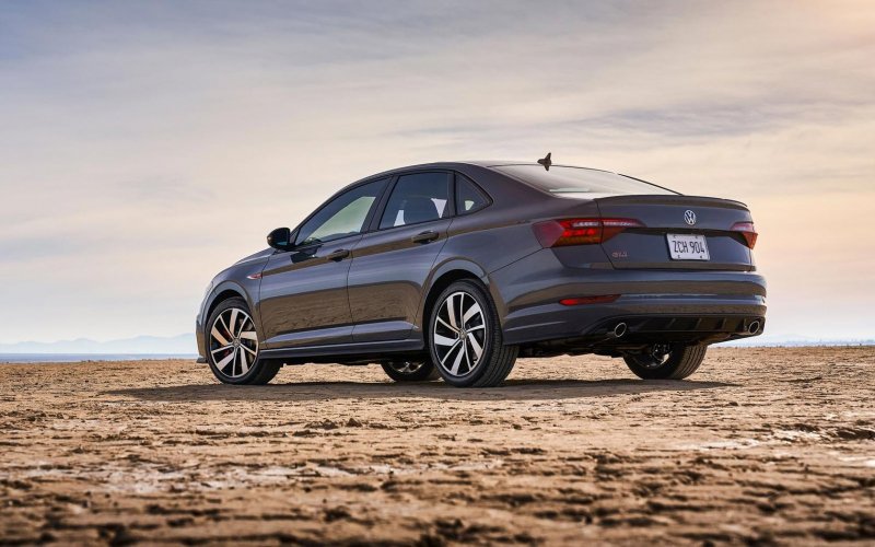 Volkswagen Jetta 2020 сзади