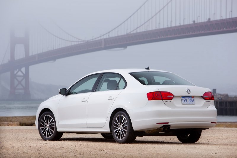 Volkswagen Jetta 2010 сзади