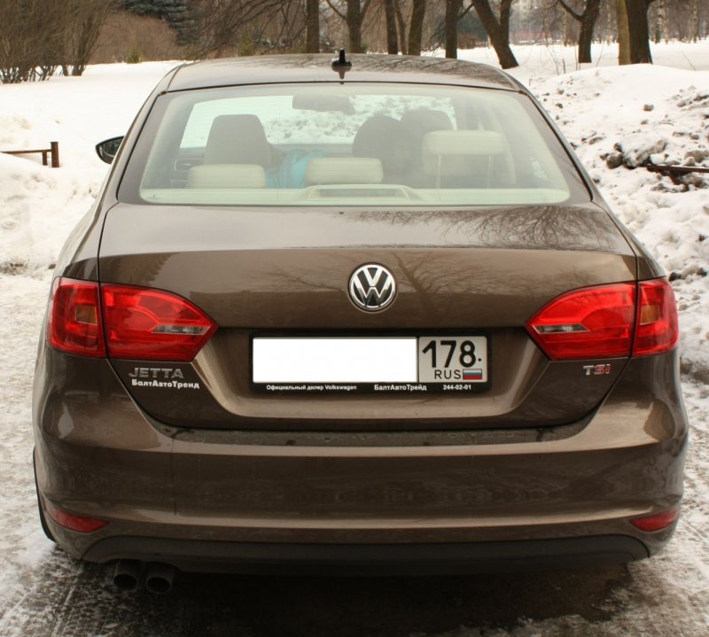 Volkswagen Jetta 2013 сзади