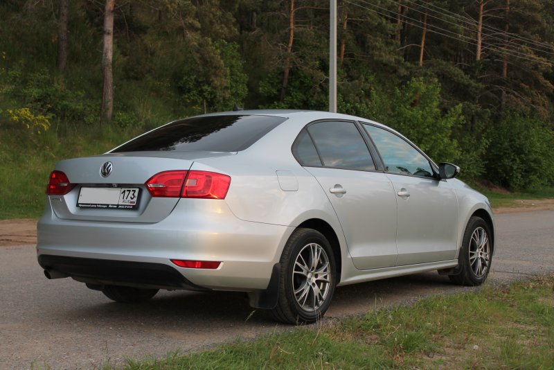 Volkswagen Jetta 6 сзади