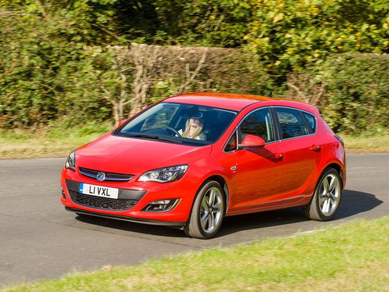 Opel Astra Hatchback 2011