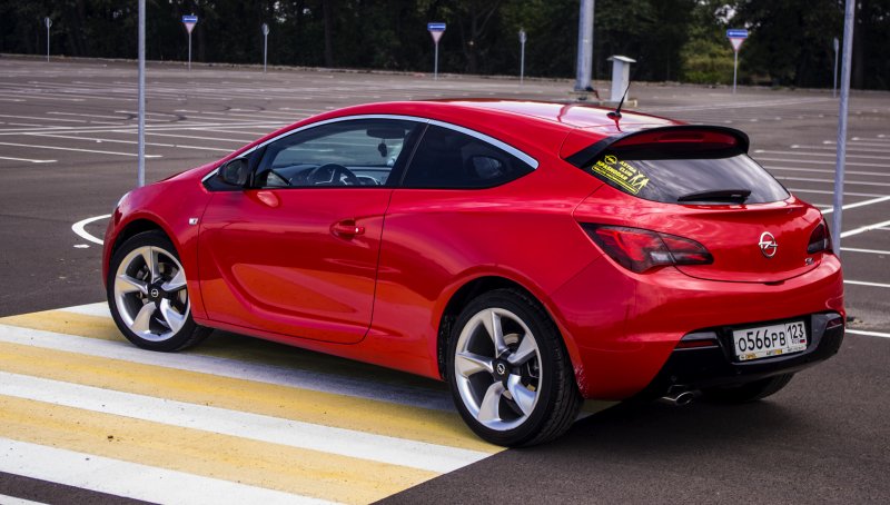 Opel Astra GTC 2012 1.6 Turbo