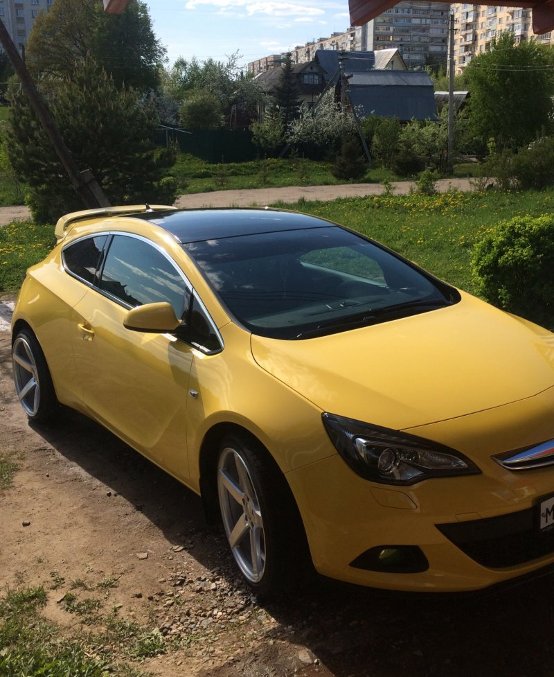 Opel Astra GTC 2012 1.4 Turbo