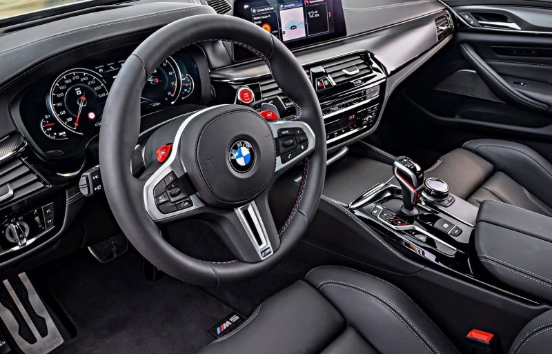 BMW m5 f90 салон