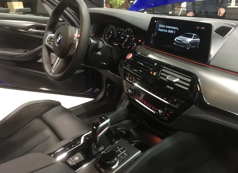 BMW m5 f90 салон