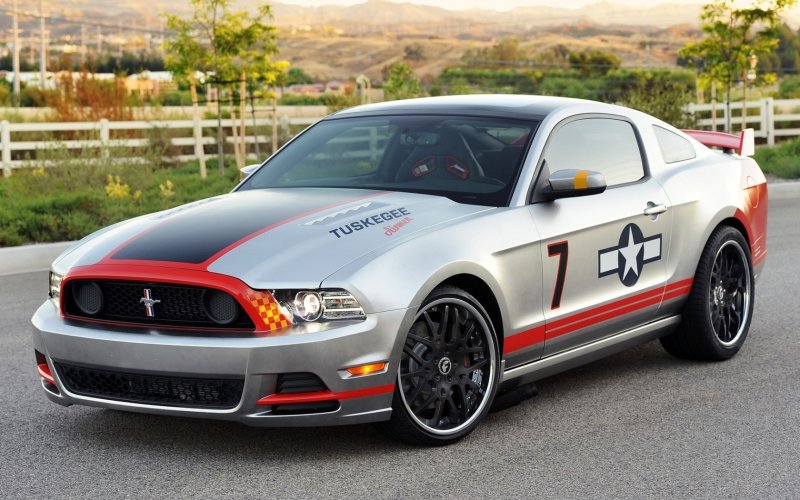 Спорткар Ford Mustang