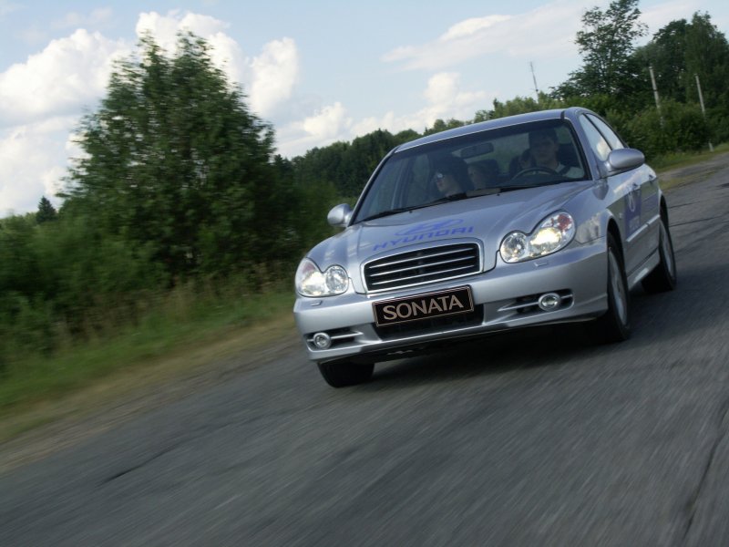 Hyundai Sonata EF