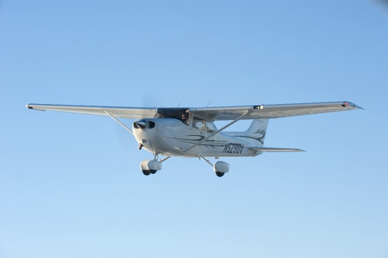 Легкомоторный самолет Cessna 172