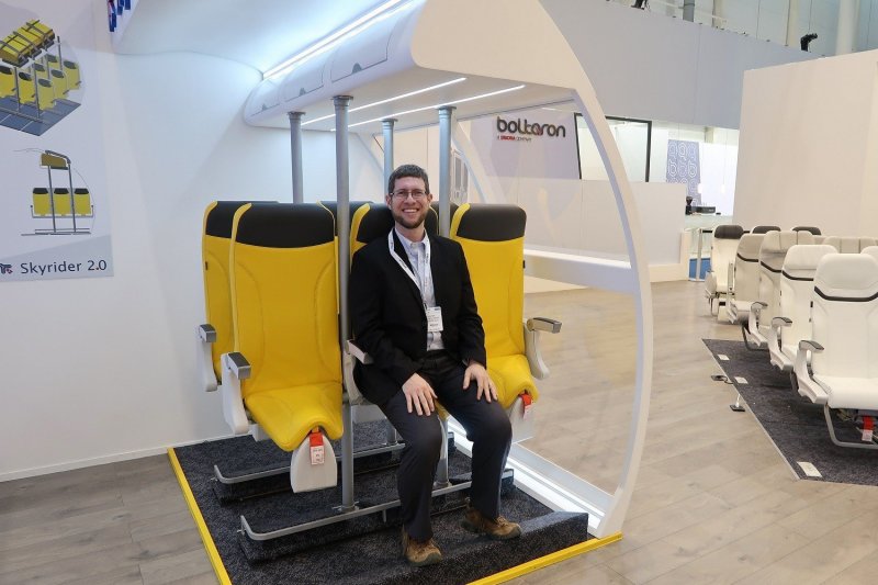 Aviointeriors стоячих кресел