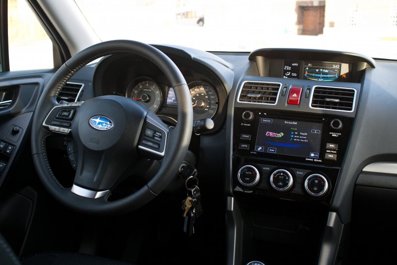 Subaru Forester 2015 салон
