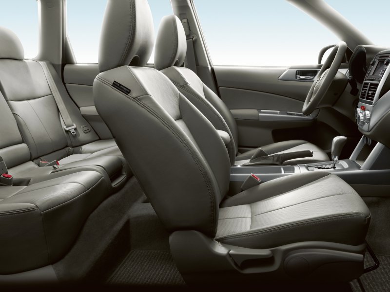 Subaru Forester 2011 салон