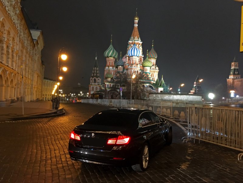 BMW В ночной Москве