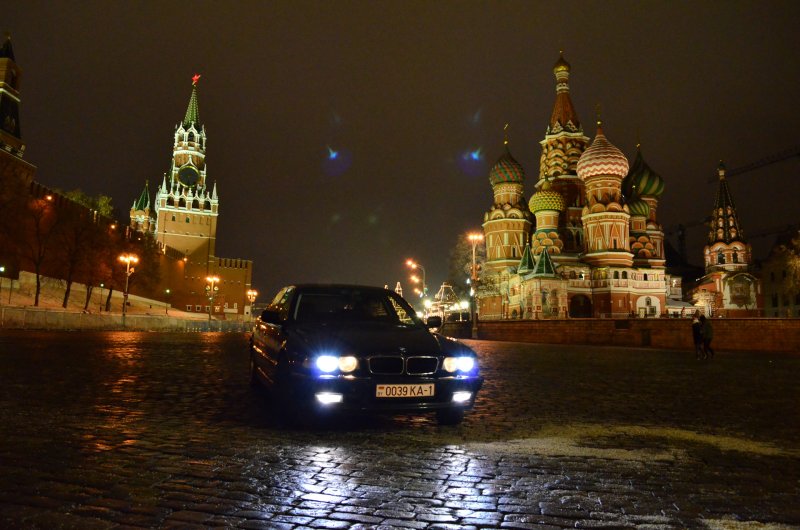 Ночная Москва из машины