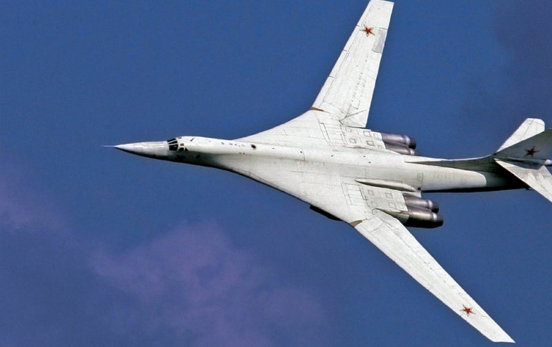 Стратегический бомбардировщик ту-160