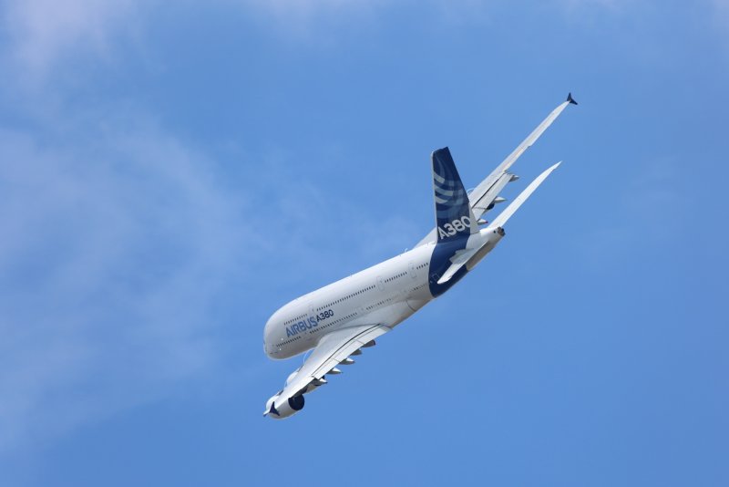 Airbus a220 нос