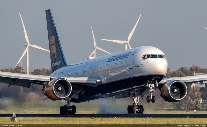 Боинг 767 ЮТЭЙР