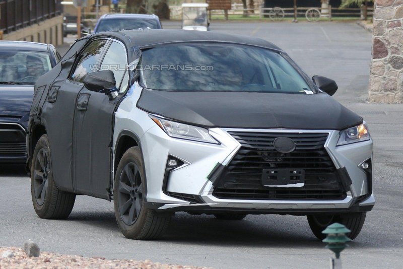 Lexus TX