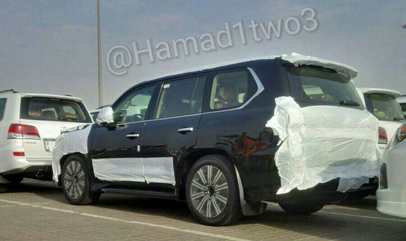 Lexus RX камуфляж