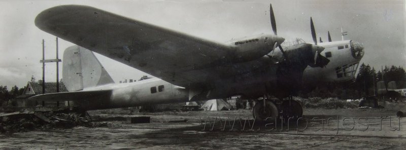 Пе-8 бомбардировщик внутри