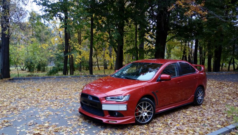 Mitsubishi Lancer 10 красный
