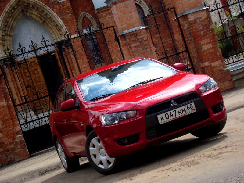 Mitsubishi Lancer 10 красный