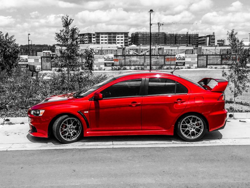 Mitsubishi Lancer EVO X красный