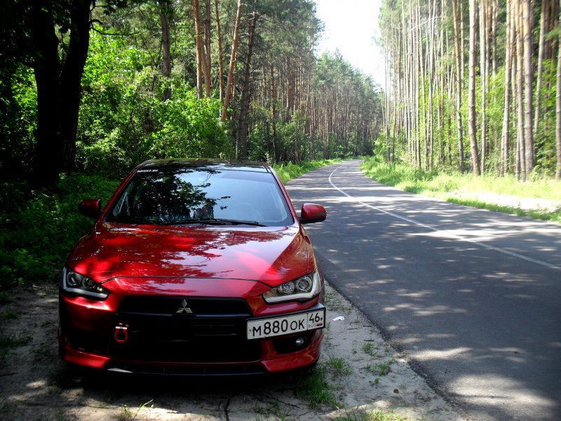 Mitsubishi Lancer 10 бордовый