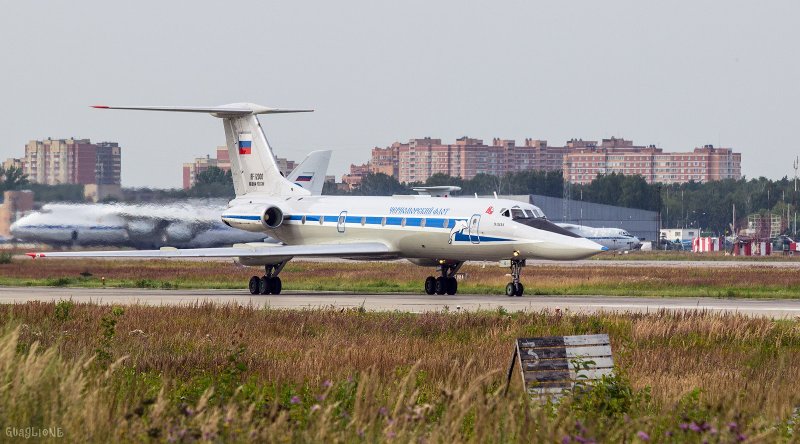 Дальний противолодочный самолет ту-142м