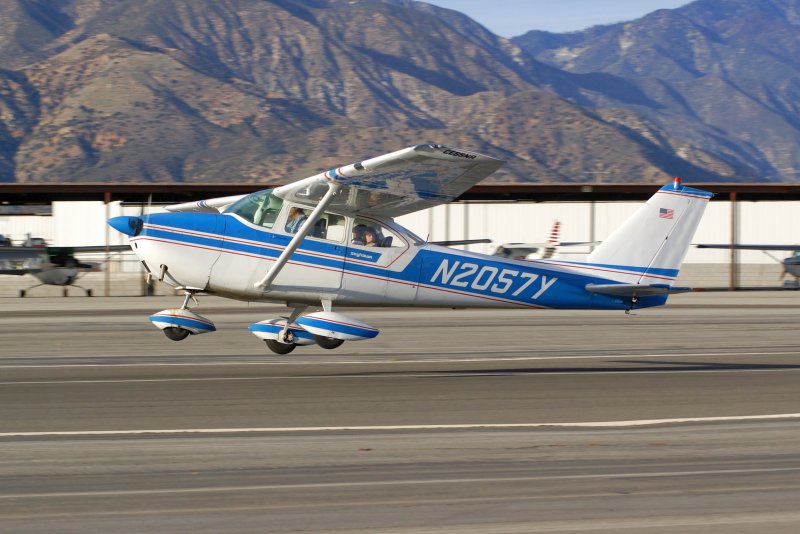Самолете Cessna 172 Skyhawk