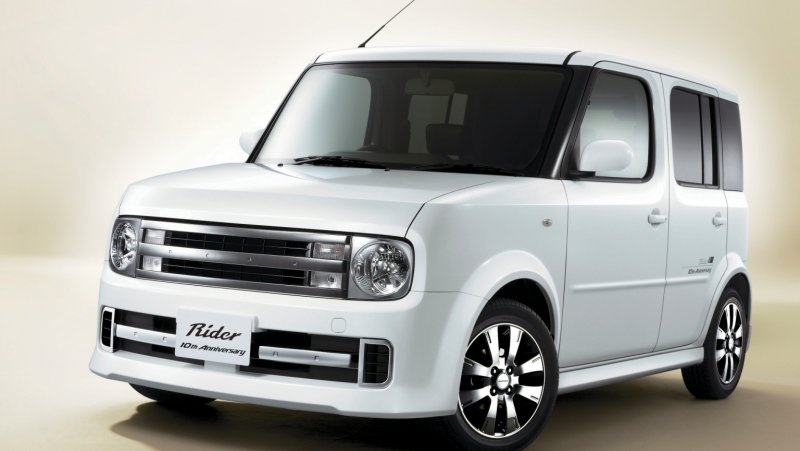 Nissan Cube z11 autech