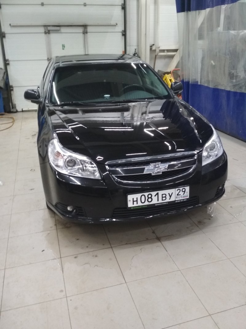 Чёрная Chevrolet Epica 2008