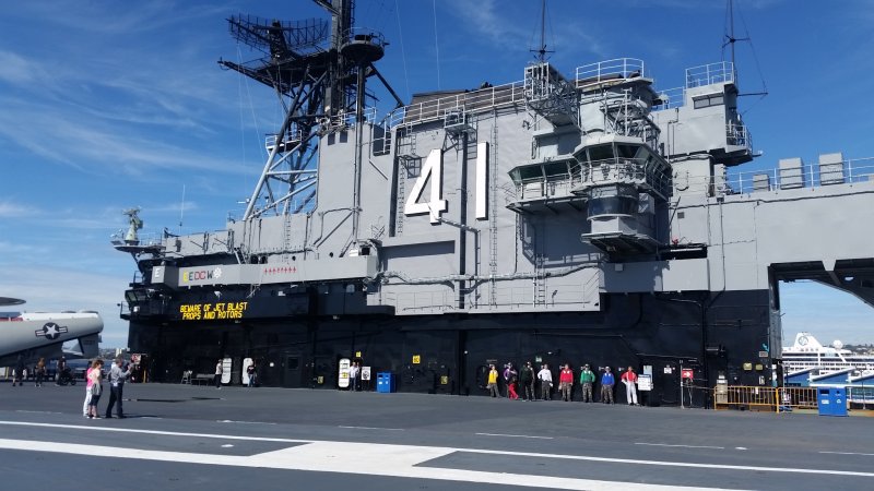 Авианосец USS Midway