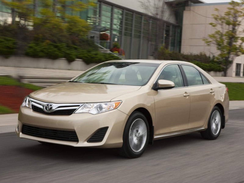 Toyota Camry le 2012
