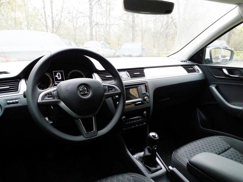 Skoda Rapid 2016 салон