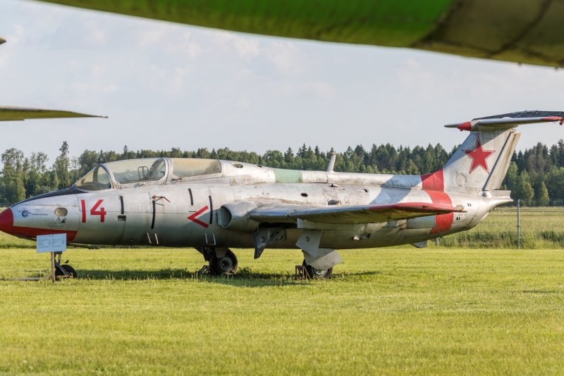 Л-29 Дельфин