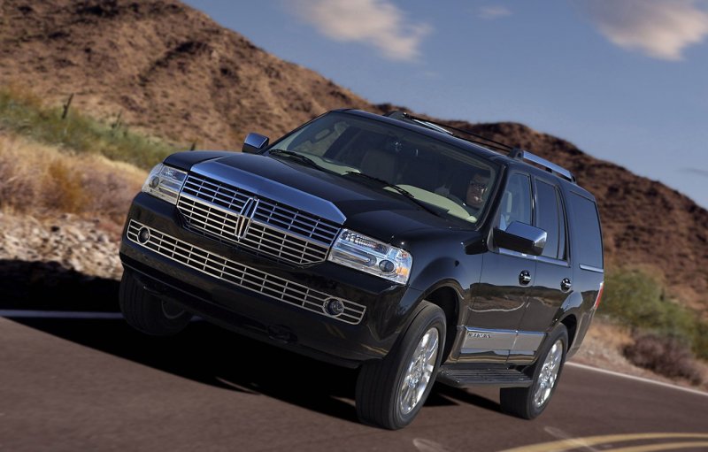 Машина Lincoln Navigator