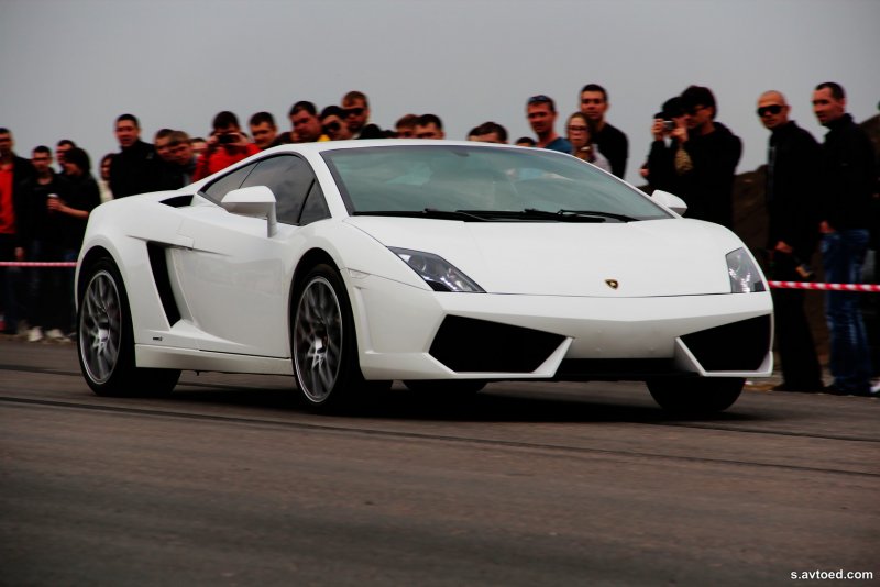 Lamborghini Huracan Performance 2020 оранжевый